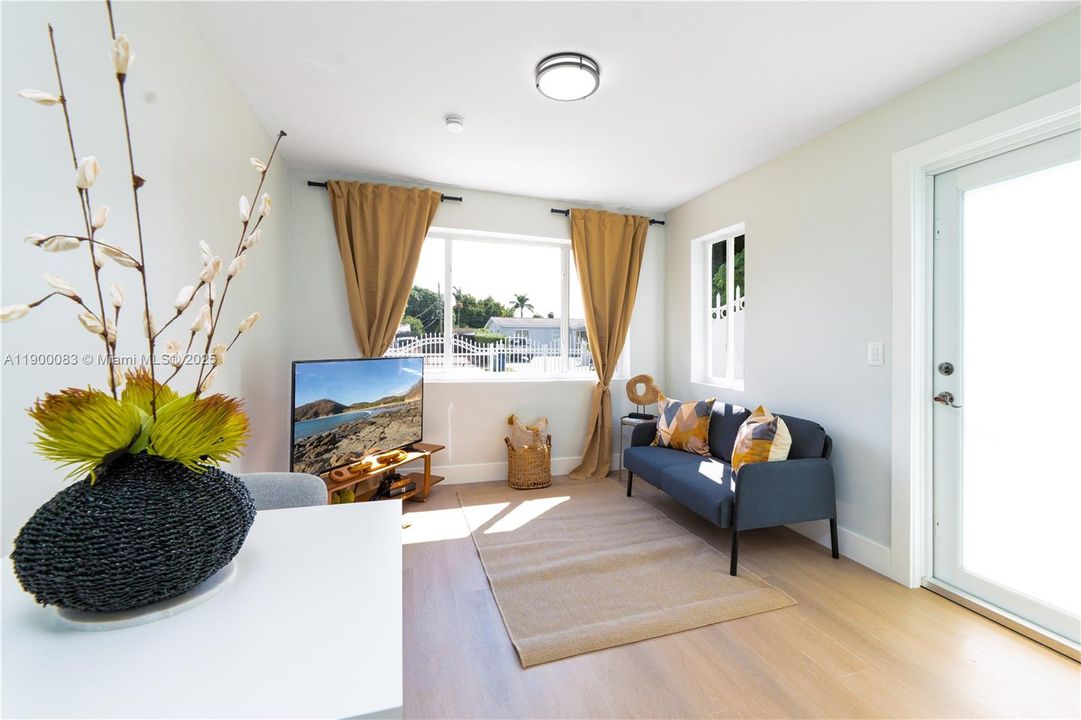 На продажу: $659,970 (4 спален, 2 ванн, 2109 Квадратных фут)