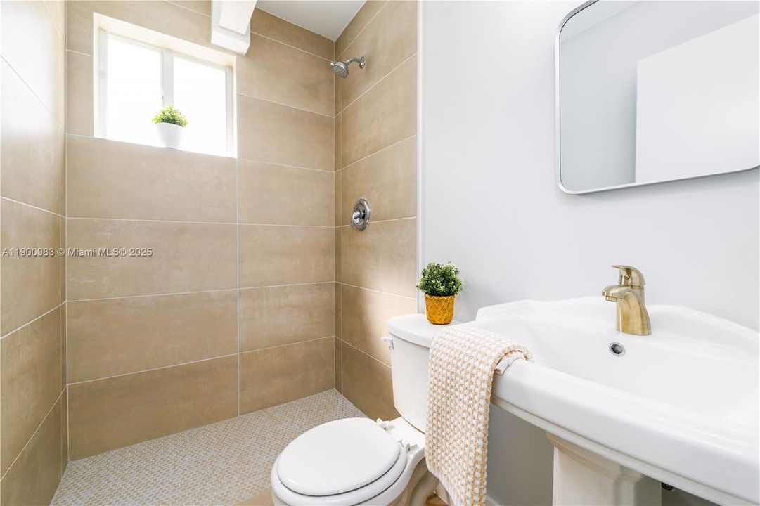 На продажу: $659,970 (4 спален, 2 ванн, 2109 Квадратных фут)