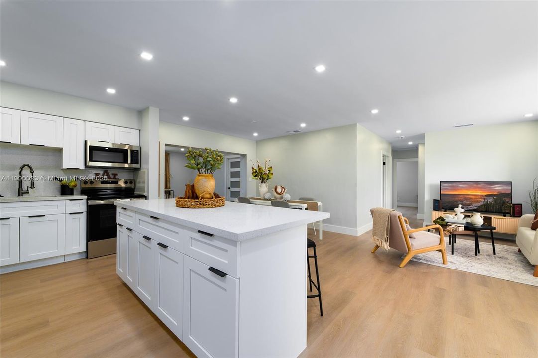 На продажу: $659,970 (4 спален, 2 ванн, 2109 Квадратных фут)