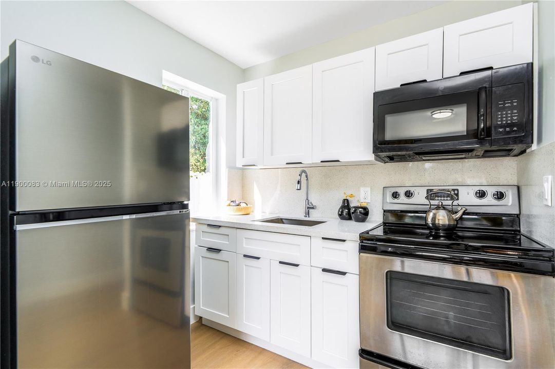 На продажу: $659,970 (4 спален, 2 ванн, 2109 Квадратных фут)