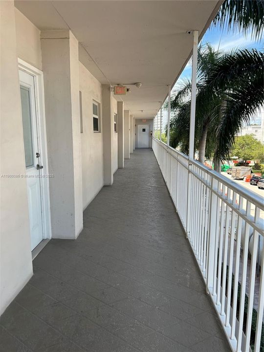 For Rent: $2,500 (1 beds, 1 baths, 730 Square Feet)