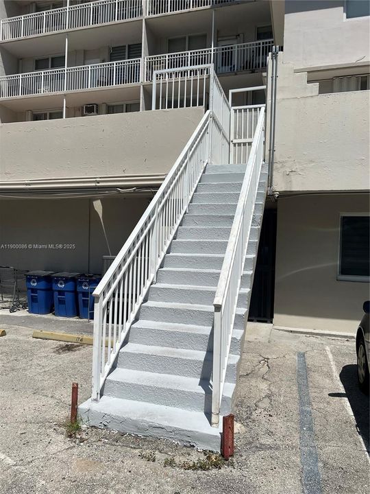 For Rent: $2,500 (1 beds, 1 baths, 730 Square Feet)