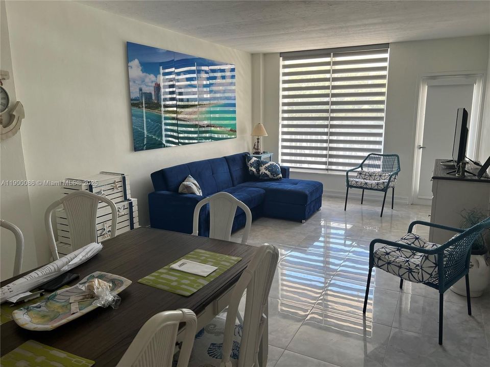 For Rent: $2,500 (1 beds, 1 baths, 730 Square Feet)