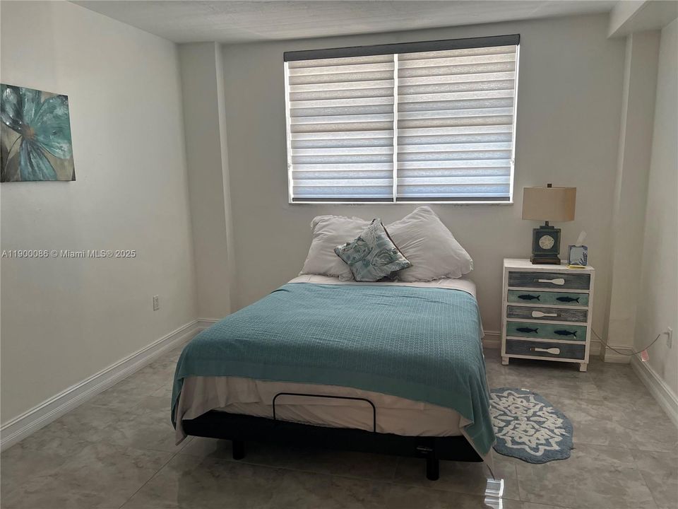 For Rent: $2,500 (1 beds, 1 baths, 730 Square Feet)