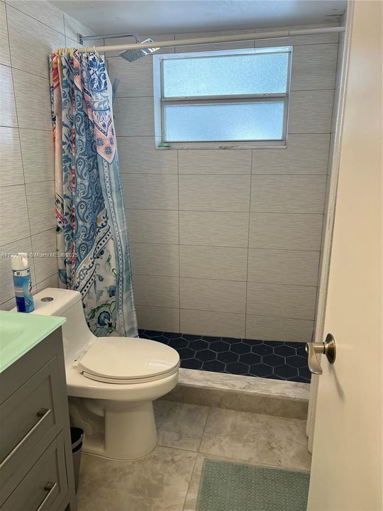 For Rent: $2,500 (1 beds, 1 baths, 730 Square Feet)
