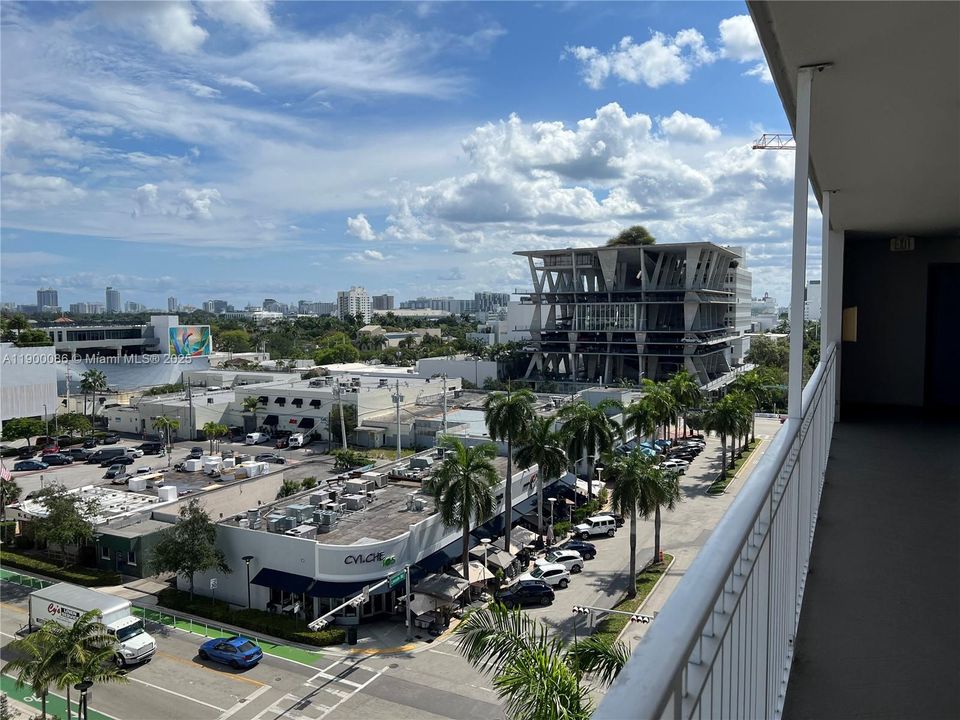 For Rent: $2,500 (1 beds, 1 baths, 730 Square Feet)