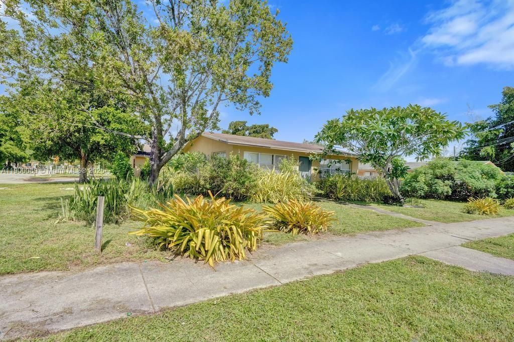 合同活跃: $650,000 (0 贝兹, 0 浴室, 4728 平方英尺)