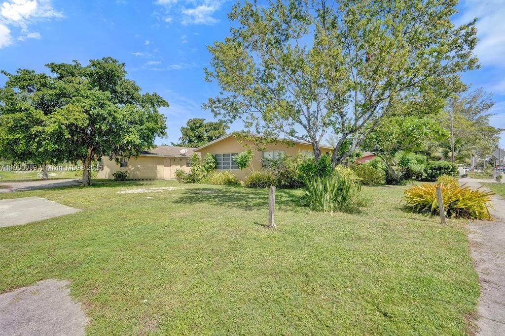 合同活跃: $650,000 (0 贝兹, 0 浴室, 4728 平方英尺)