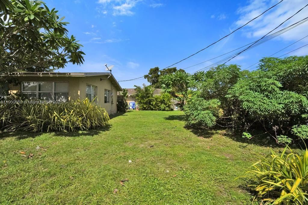 合同活跃: $650,000 (0 贝兹, 0 浴室, 4728 平方英尺)