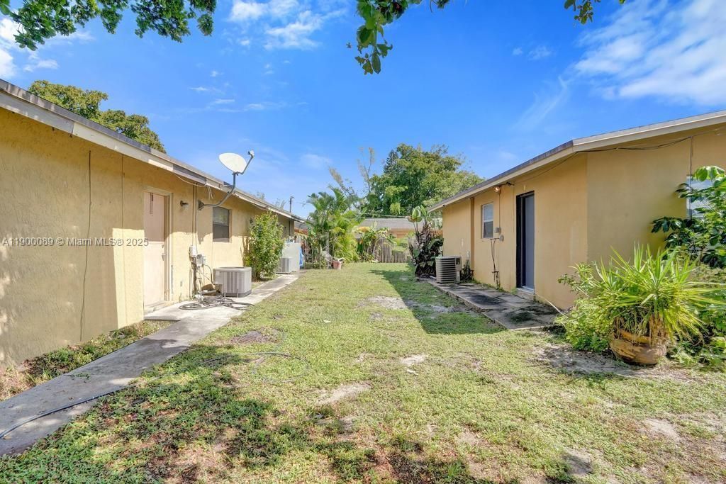 合同活跃: $650,000 (0 贝兹, 0 浴室, 4728 平方英尺)