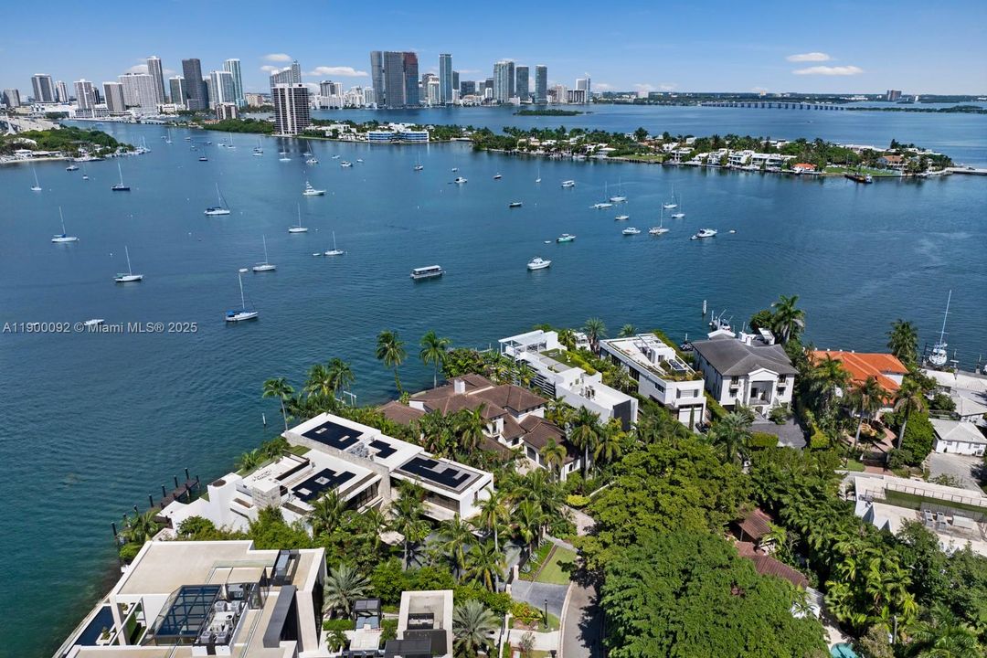 待售: $29,950,000 (6 贝兹, 7 浴室, 5863 平方英尺)