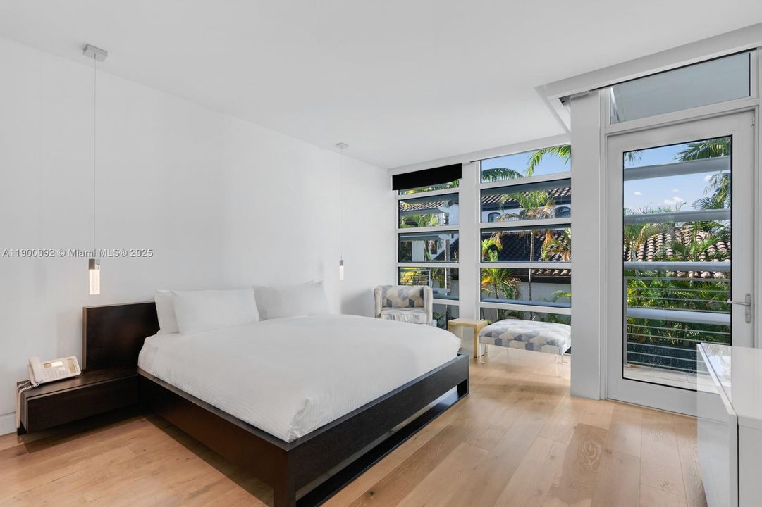 待售: $29,950,000 (6 贝兹, 7 浴室, 5863 平方英尺)