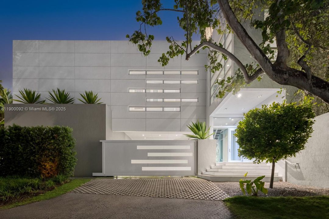 待售: $29,950,000 (6 贝兹, 7 浴室, 5863 平方英尺)