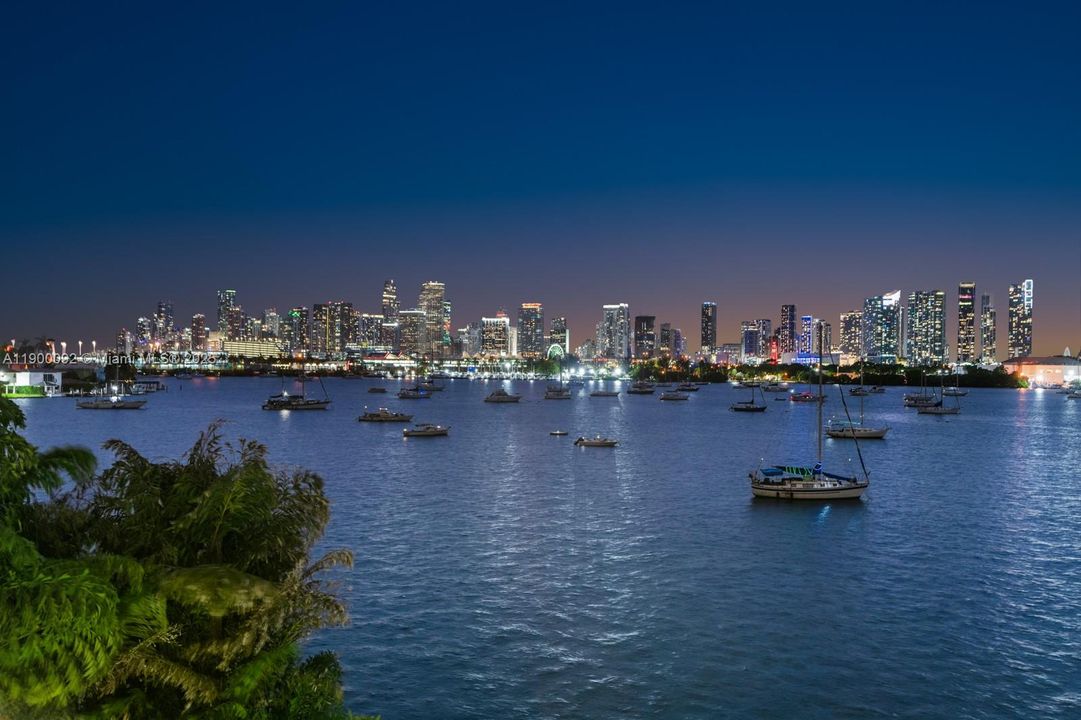 待售: $29,950,000 (6 贝兹, 7 浴室, 5863 平方英尺)