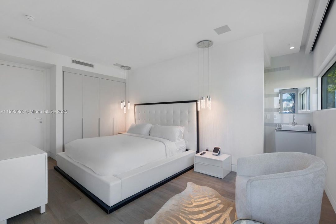 待售: $29,950,000 (6 贝兹, 7 浴室, 5863 平方英尺)