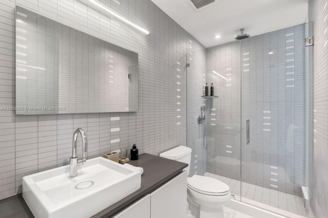 待售: $29,950,000 (6 贝兹, 7 浴室, 5863 平方英尺)