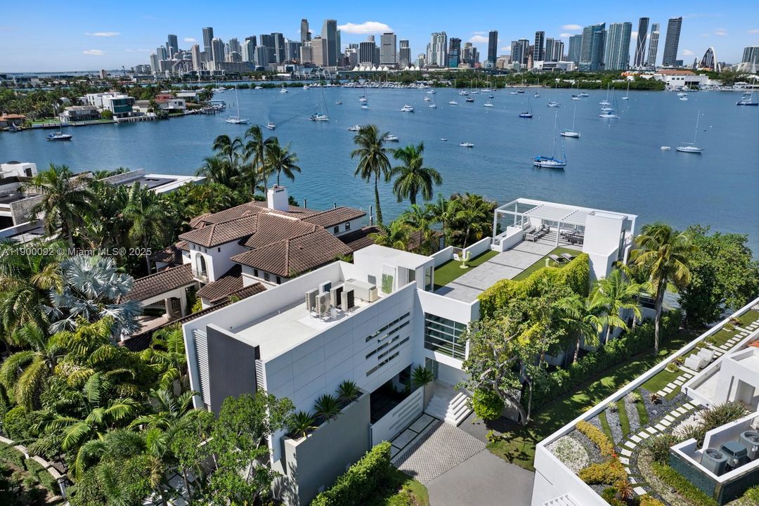 待售: $29,950,000 (6 贝兹, 7 浴室, 5863 平方英尺)