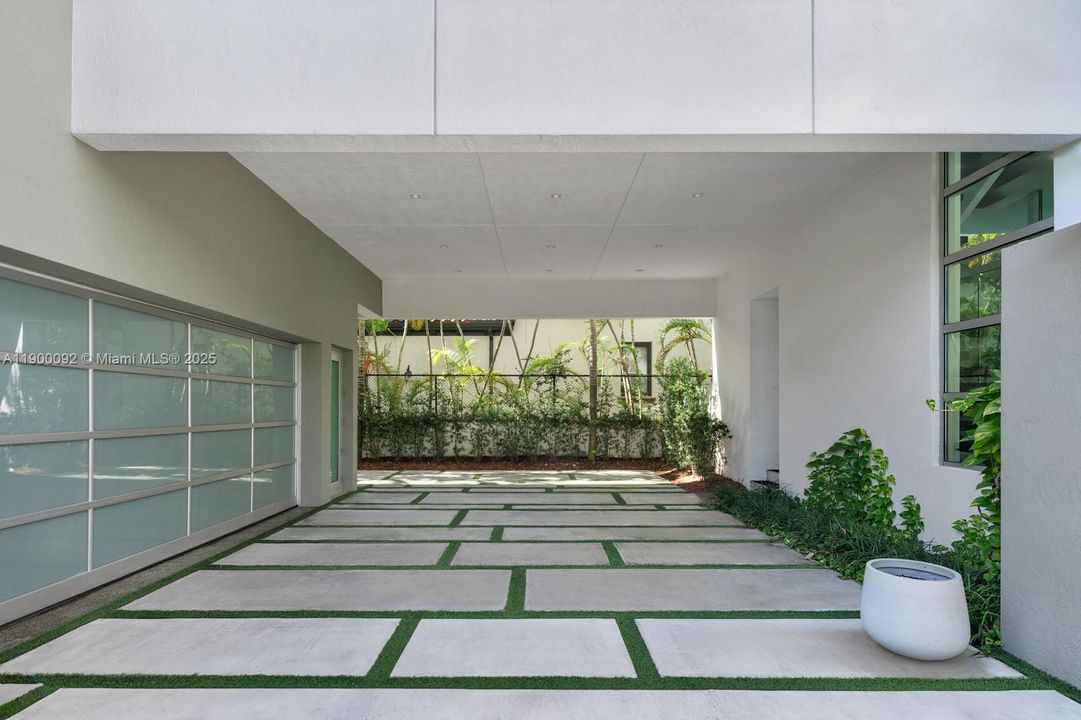 待售: $29,950,000 (6 贝兹, 7 浴室, 5863 平方英尺)