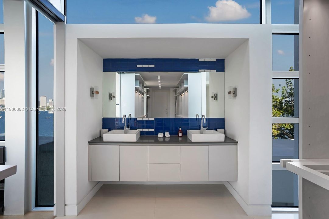 待售: $29,950,000 (6 贝兹, 7 浴室, 5863 平方英尺)