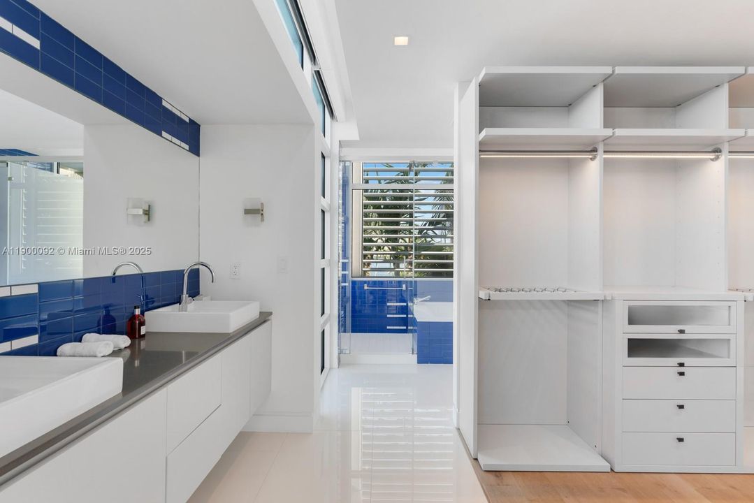 待售: $29,950,000 (6 贝兹, 7 浴室, 5863 平方英尺)