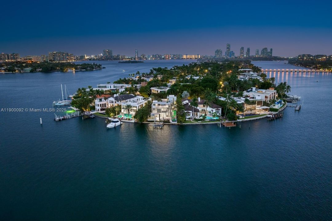 待售: $29,950,000 (6 贝兹, 7 浴室, 5863 平方英尺)