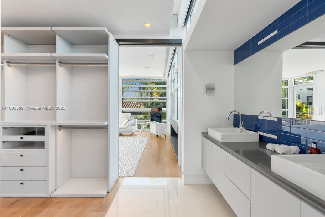 待售: $29,950,000 (6 贝兹, 7 浴室, 5863 平方英尺)