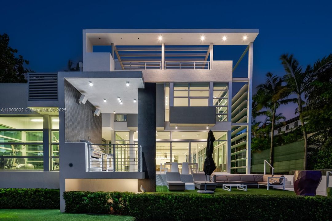 待售: $29,950,000 (6 贝兹, 7 浴室, 5863 平方英尺)