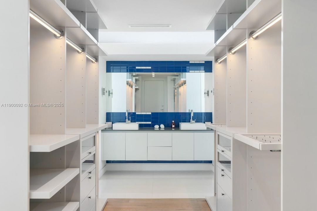 待售: $29,950,000 (6 贝兹, 7 浴室, 5863 平方英尺)