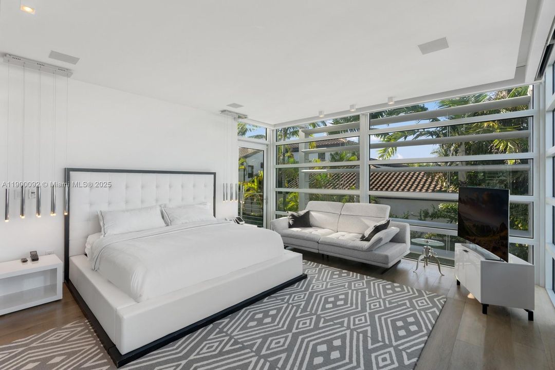 待售: $29,950,000 (6 贝兹, 7 浴室, 5863 平方英尺)