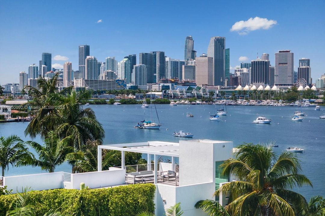 待售: $29,950,000 (6 贝兹, 7 浴室, 5863 平方英尺)