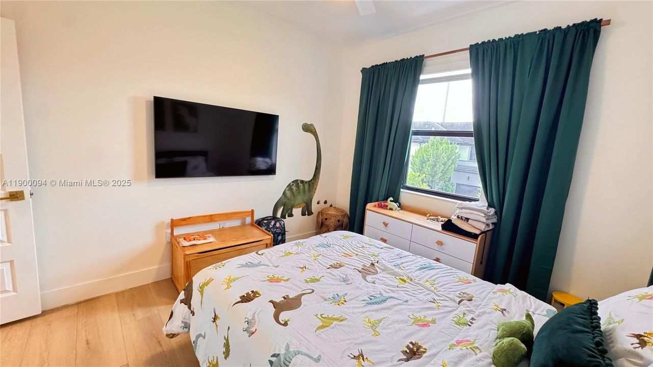 На продажу: $640,000 (3 спален, 2 ванн, 1588 Квадратных фут)