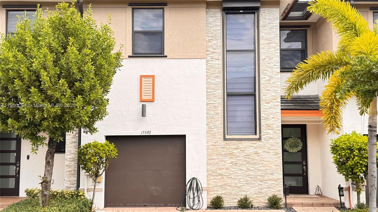 На продажу: $640,000 (3 спален, 2 ванн, 1588 Квадратных фут)