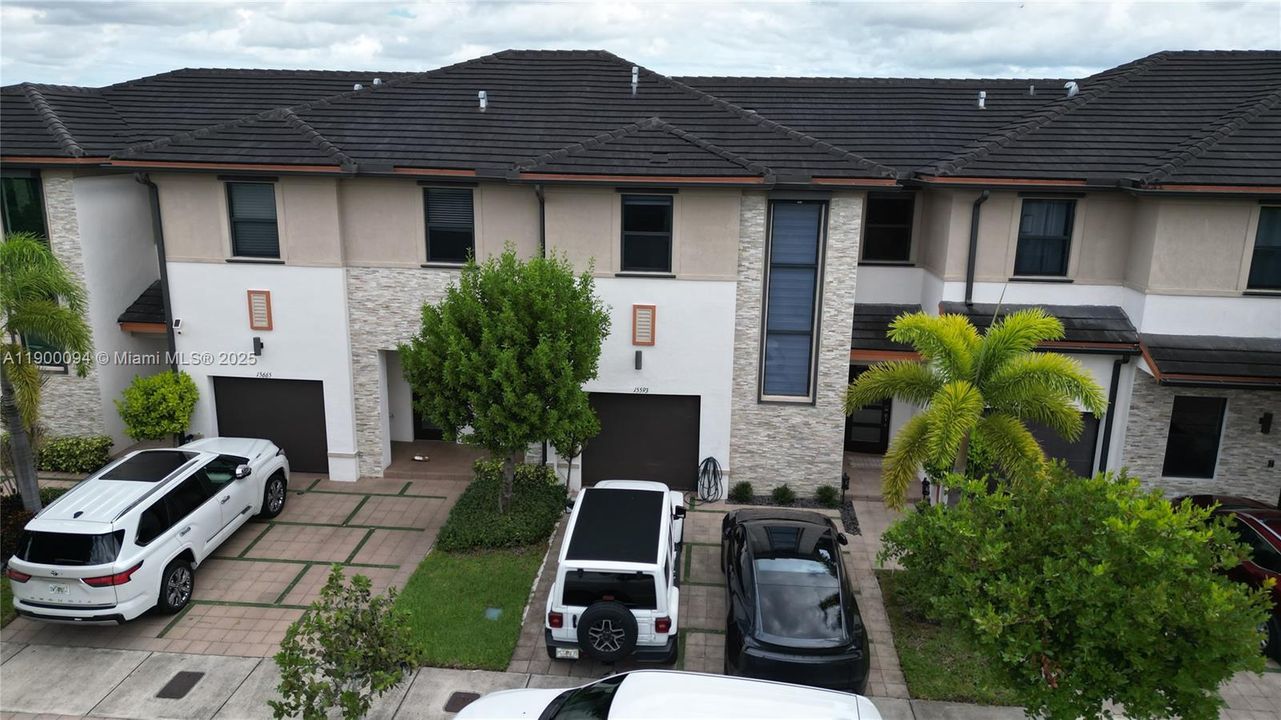 На продажу: $640,000 (3 спален, 2 ванн, 1588 Квадратных фут)