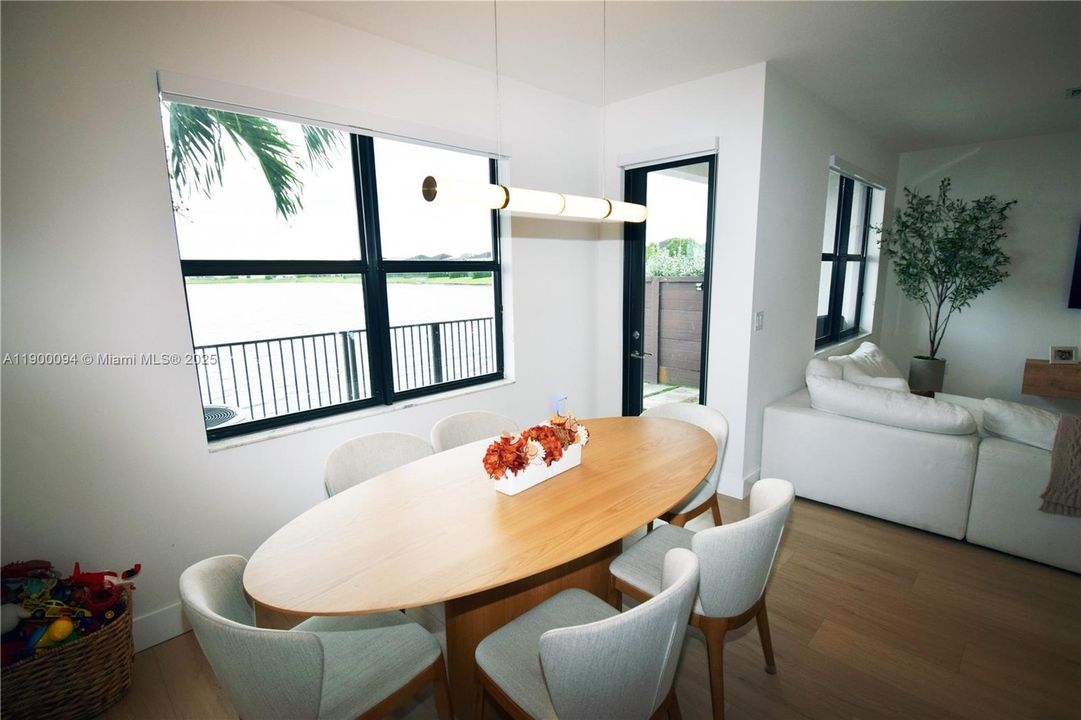 На продажу: $640,000 (3 спален, 2 ванн, 1588 Квадратных фут)