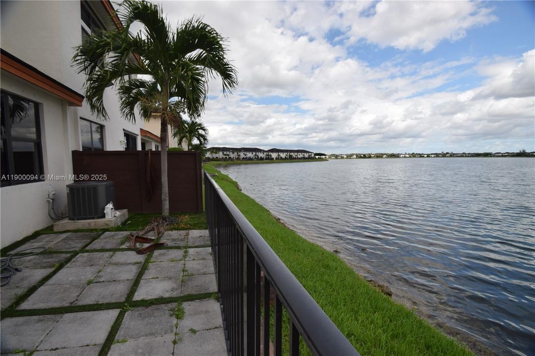 На продажу: $640,000 (3 спален, 2 ванн, 1588 Квадратных фут)