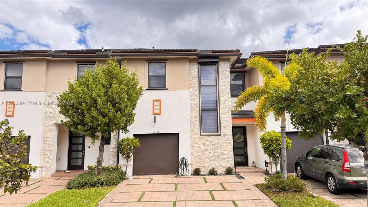 На продажу: $640,000 (3 спален, 2 ванн, 1588 Квадратных фут)