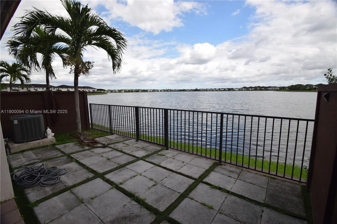 На продажу: $640,000 (3 спален, 2 ванн, 1588 Квадратных фут)