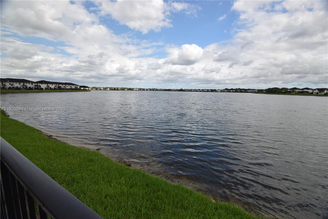 На продажу: $640,000 (3 спален, 2 ванн, 1588 Квадратных фут)