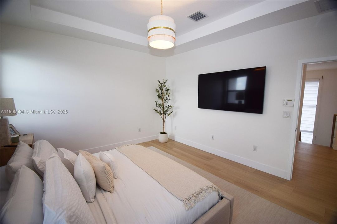 На продажу: $640,000 (3 спален, 2 ванн, 1588 Квадратных фут)