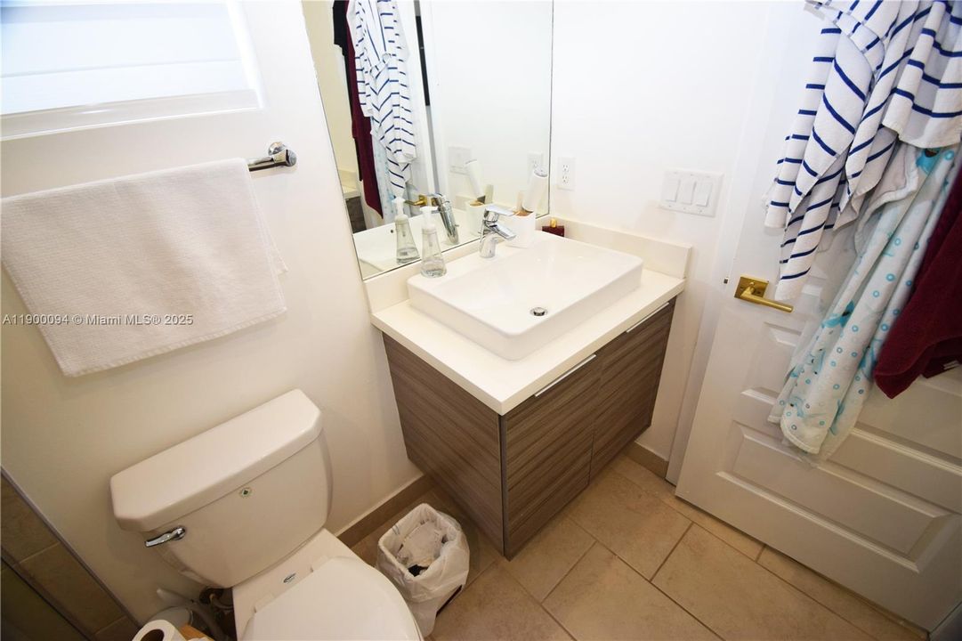 На продажу: $640,000 (3 спален, 2 ванн, 1588 Квадратных фут)