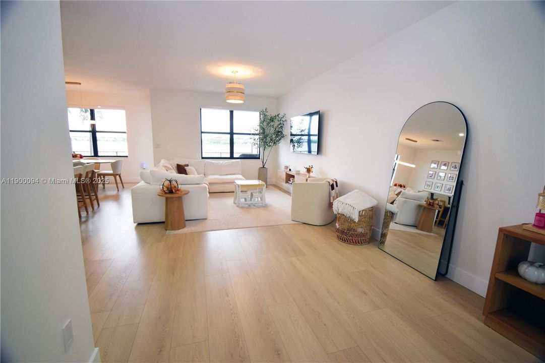 На продажу: $640,000 (3 спален, 2 ванн, 1588 Квадратных фут)