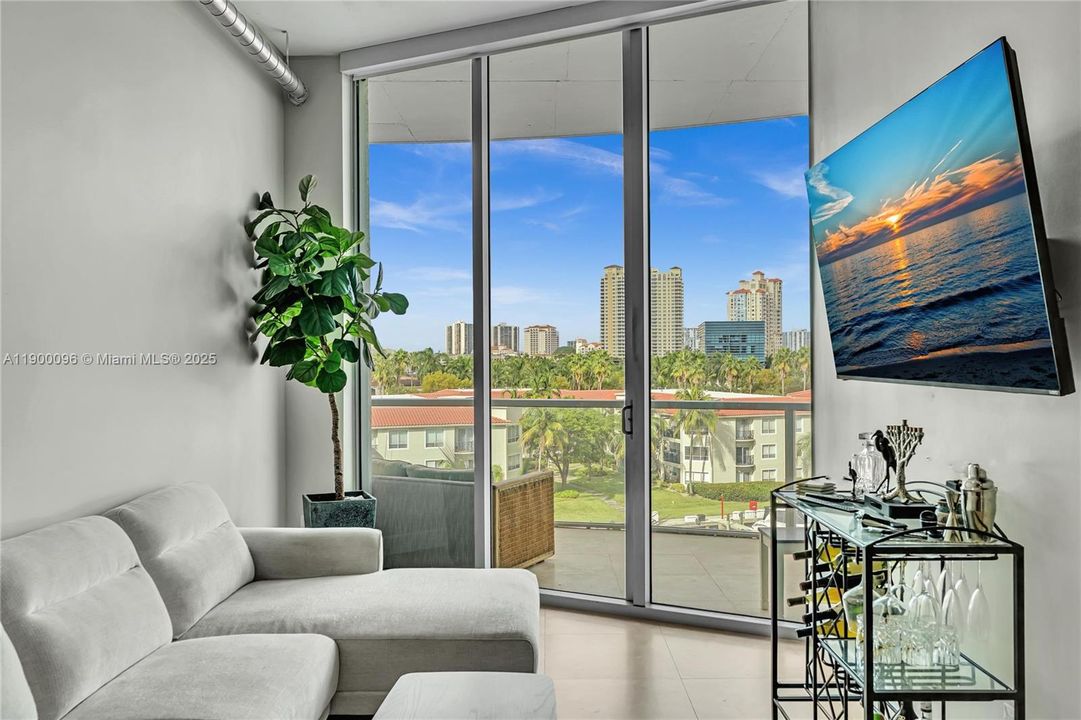 На продажу: $449,000 (2 спален, 2 ванн, 816 Квадратных фут)