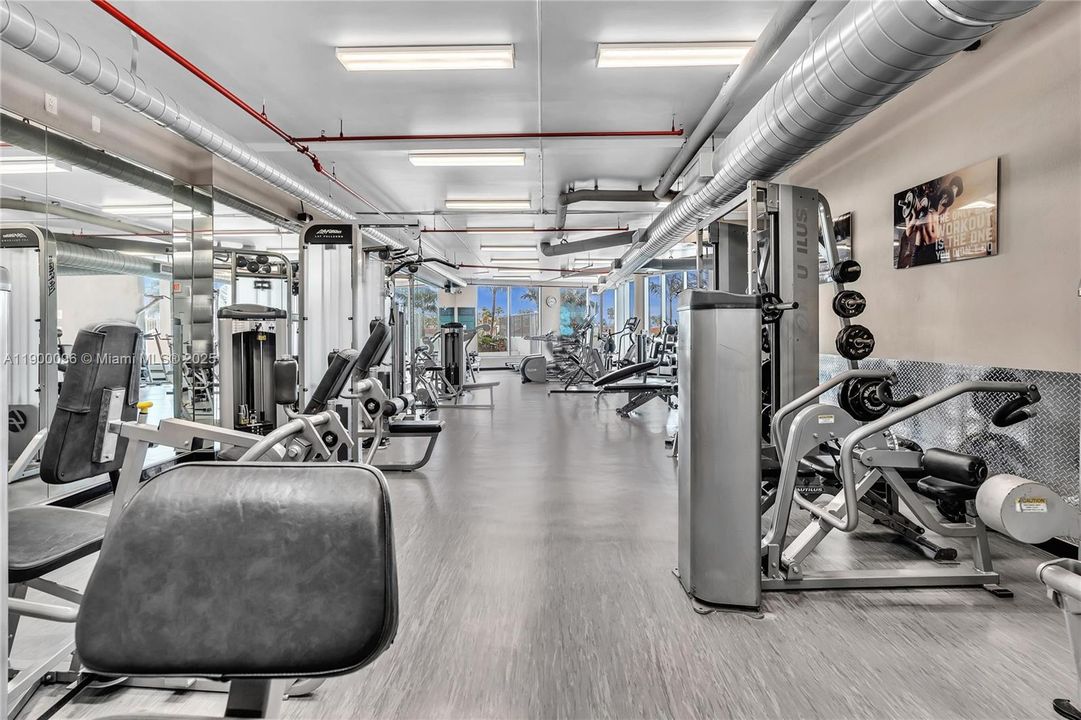 На продажу: $449,000 (2 спален, 2 ванн, 816 Квадратных фут)