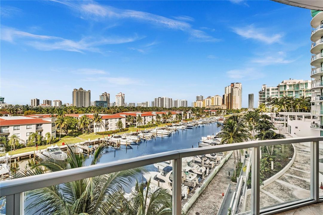 На продажу: $449,000 (2 спален, 2 ванн, 816 Квадратных фут)