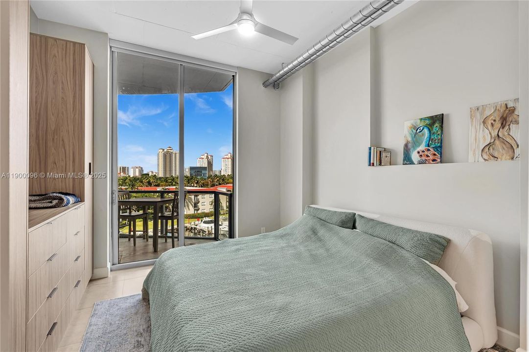 На продажу: $449,000 (2 спален, 2 ванн, 816 Квадратных фут)