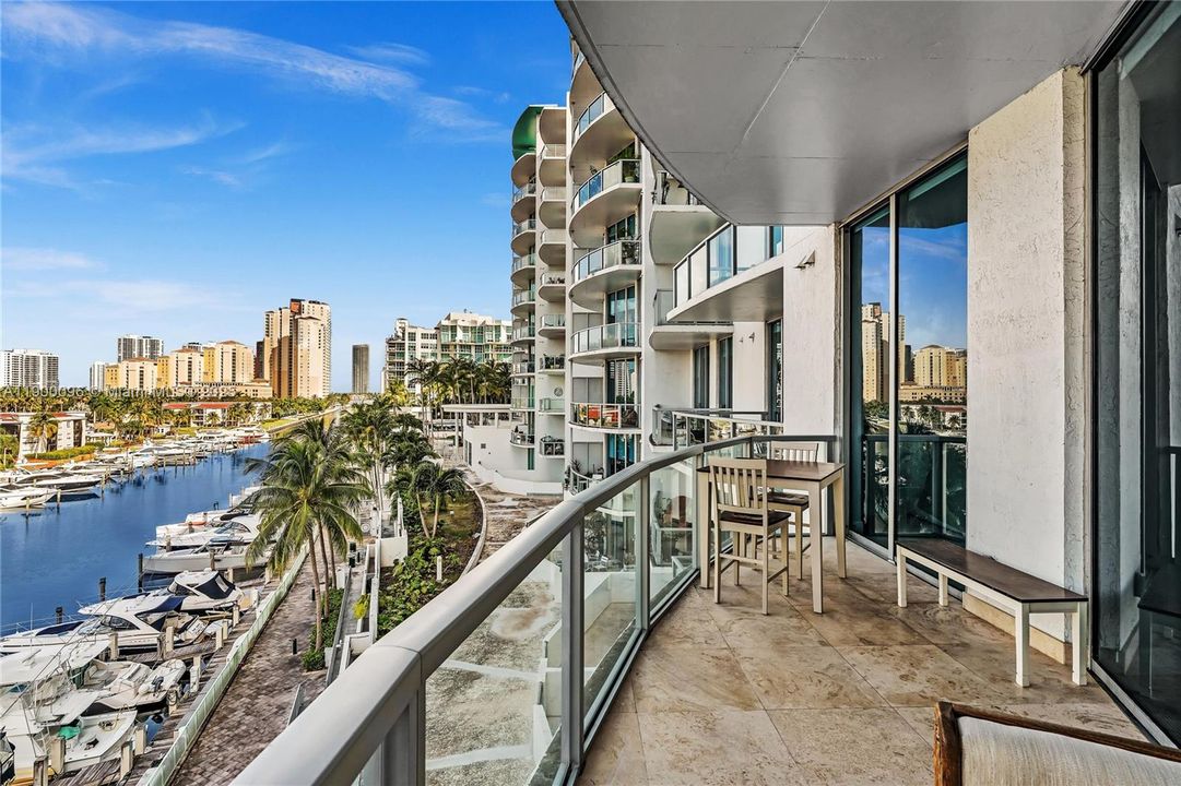 На продажу: $449,000 (2 спален, 2 ванн, 816 Квадратных фут)