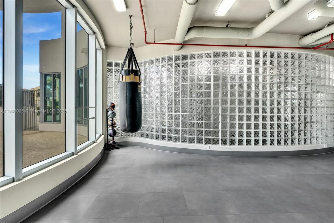 На продажу: $449,000 (2 спален, 2 ванн, 816 Квадратных фут)