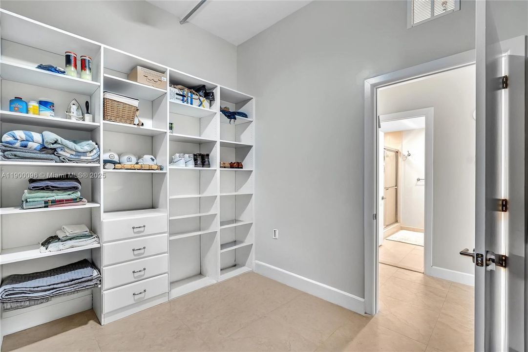 На продажу: $449,000 (2 спален, 2 ванн, 816 Квадратных фут)