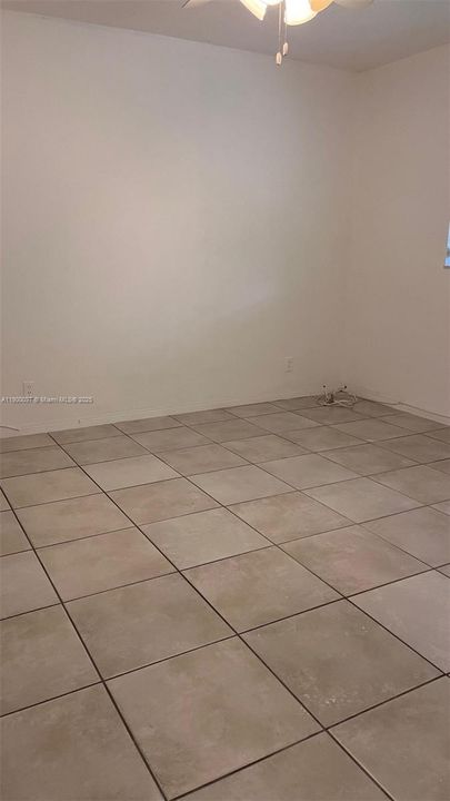 For Rent: $1,400 (1 beds, 1 baths, 576 Square Feet)