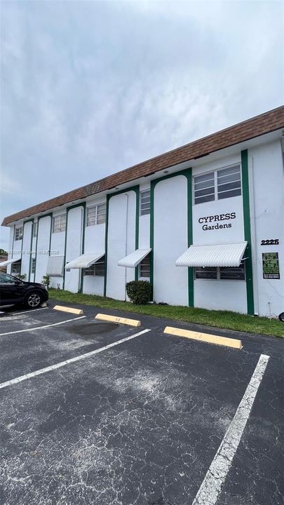 For Rent: $1,400 (1 beds, 1 baths, 576 Square Feet)